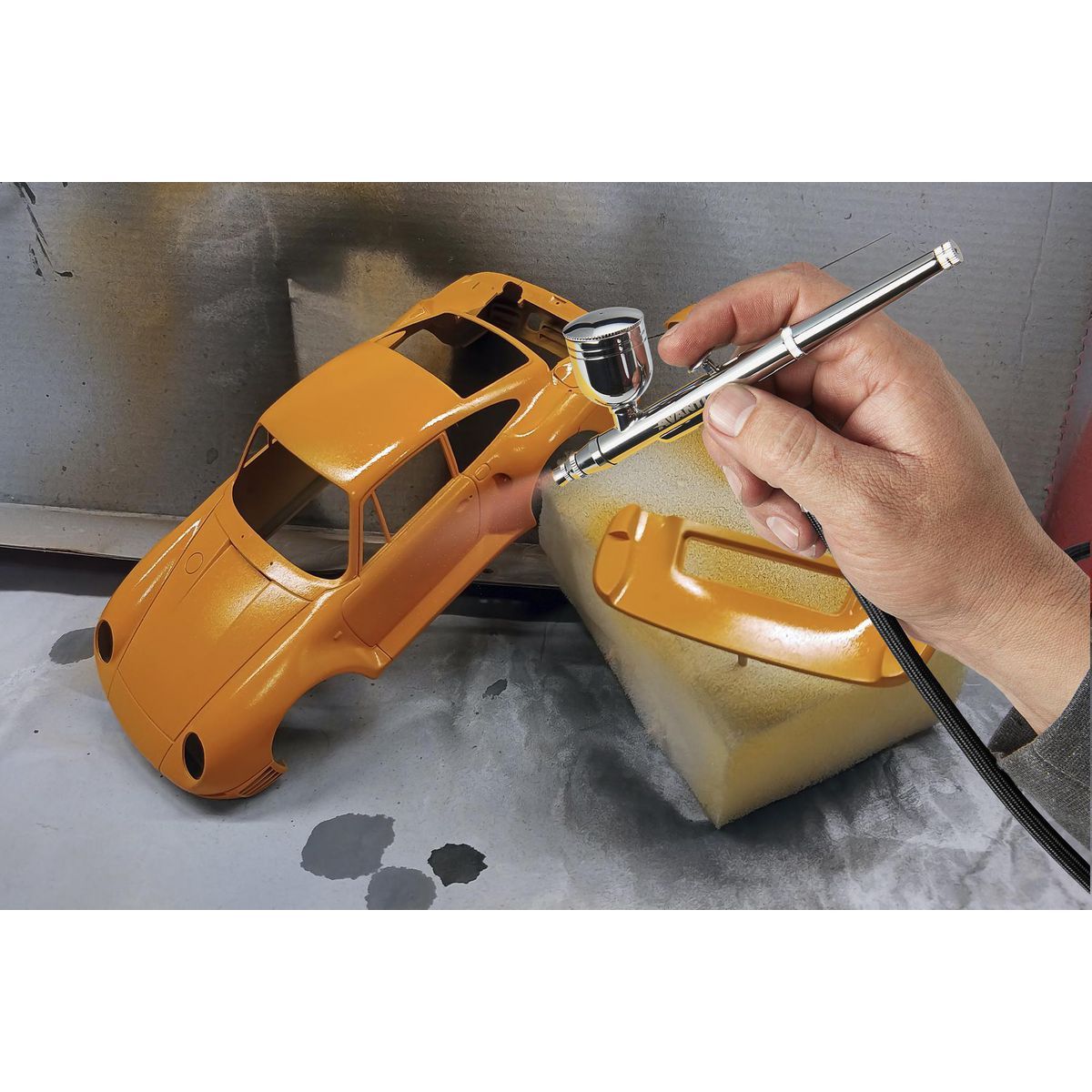 Gravity-Feed Dual-Action Airbrush I5921