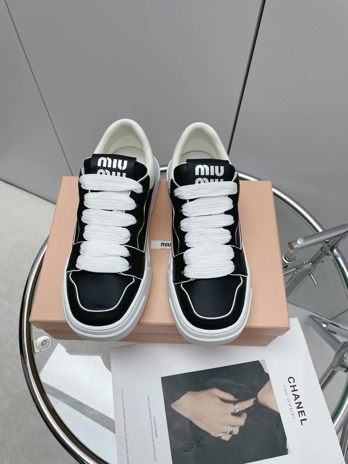 Women Shoes H969679