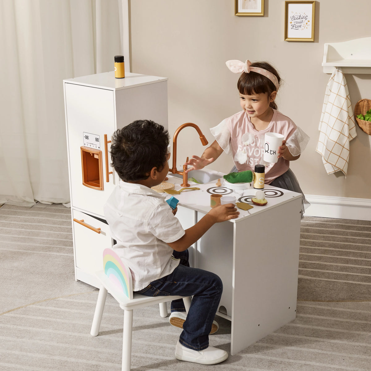 White Play Kitchen J937