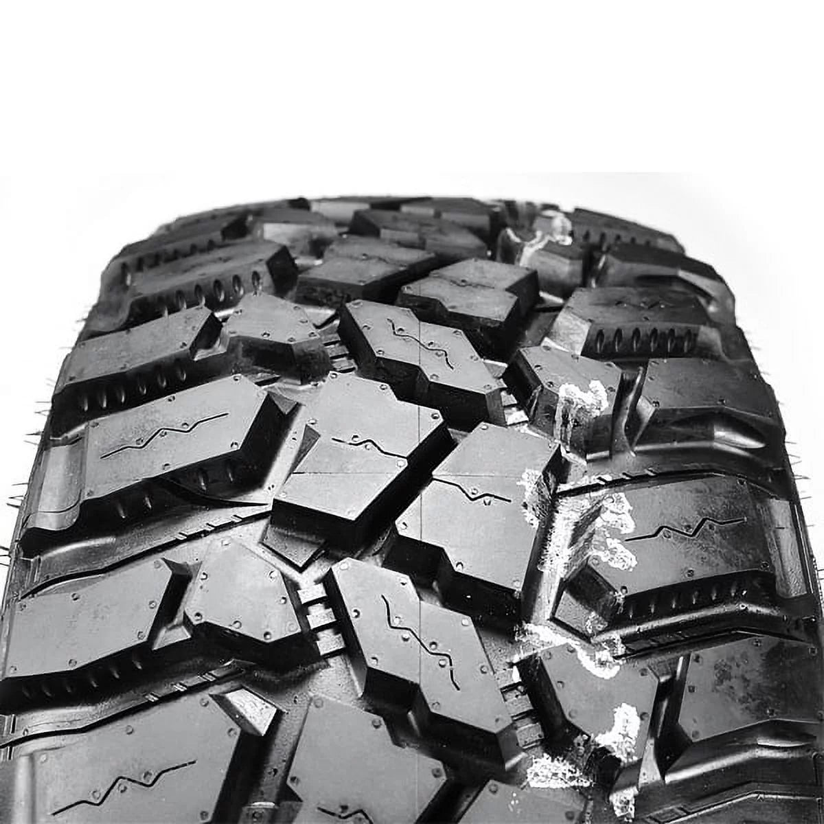 Mud Terrain Light Truck Tire Z822717