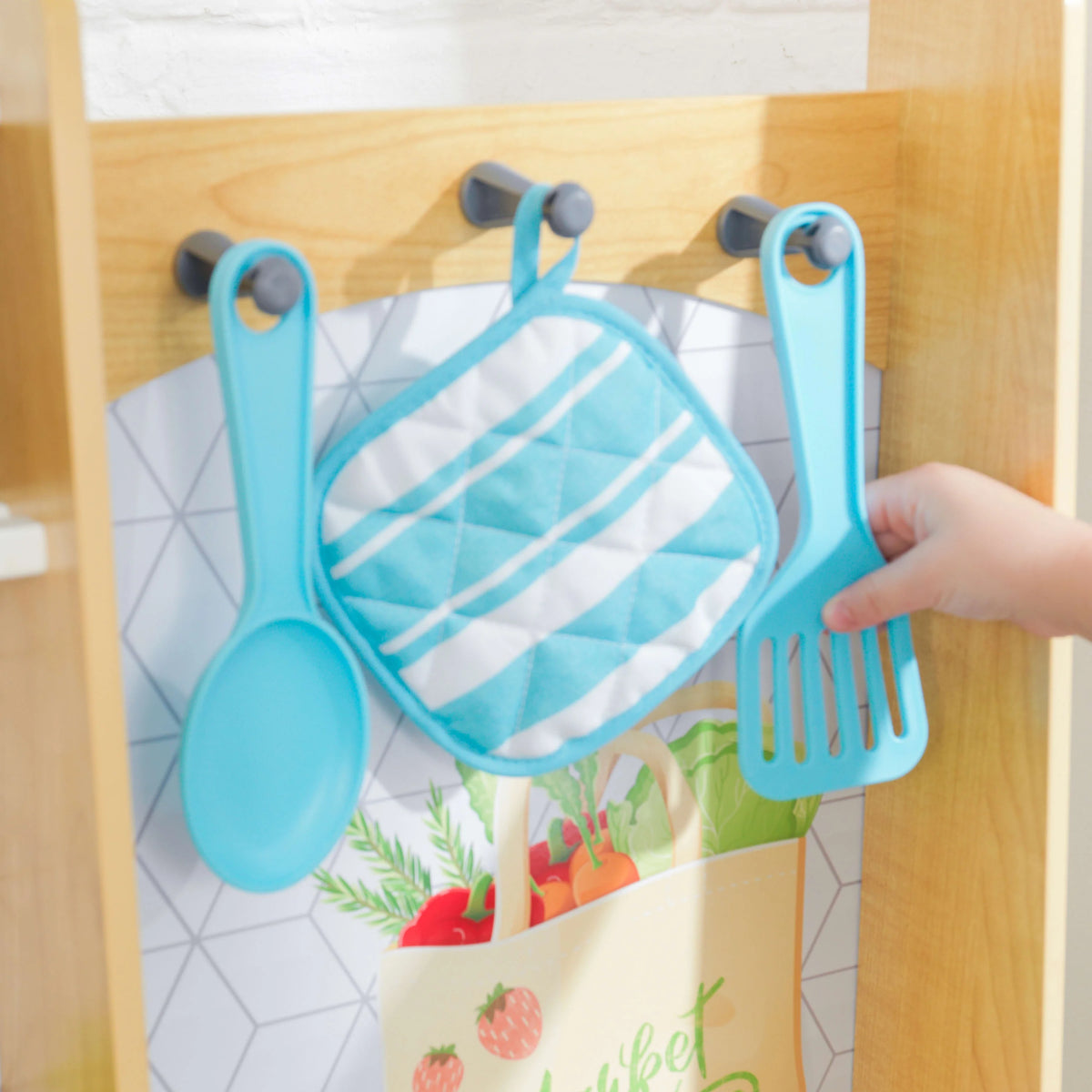 Play Kitchen with Lights and Sounds, Working Ice Maker and 22 Accessories K903