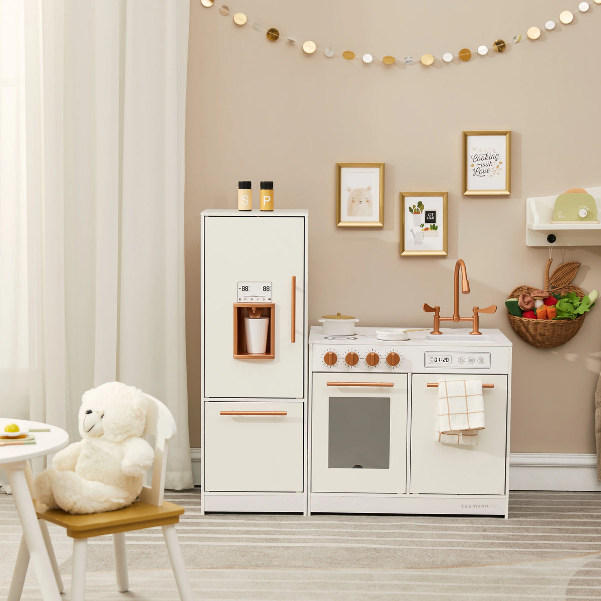 White Play Kitchen J937