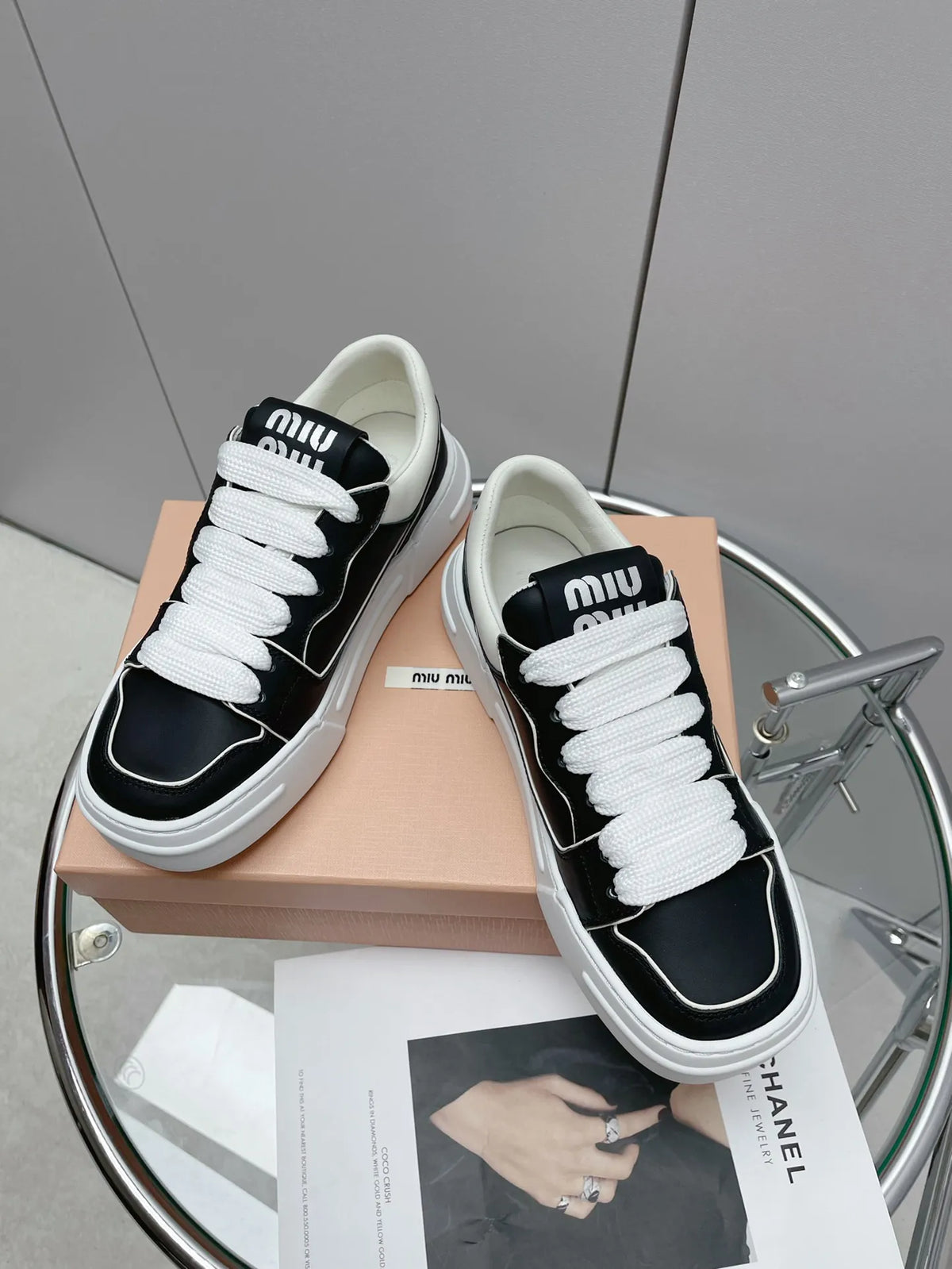 Women Shoes H969679