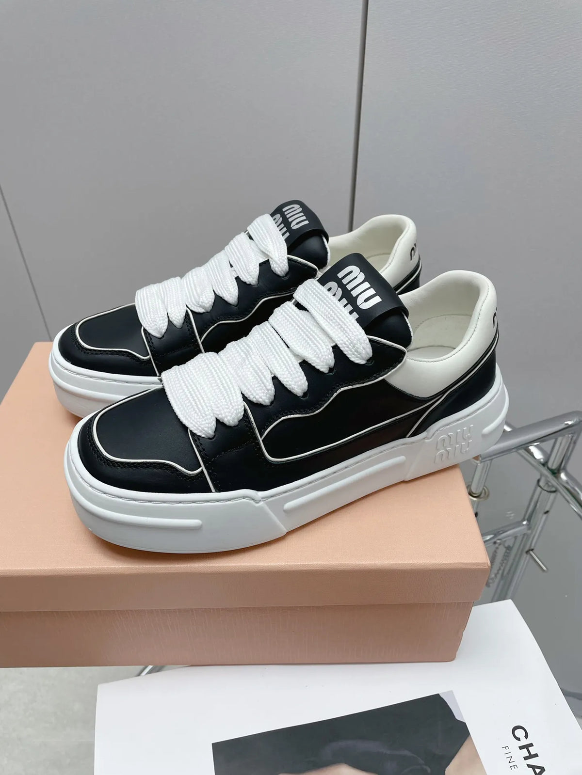 Women Shoes H969679