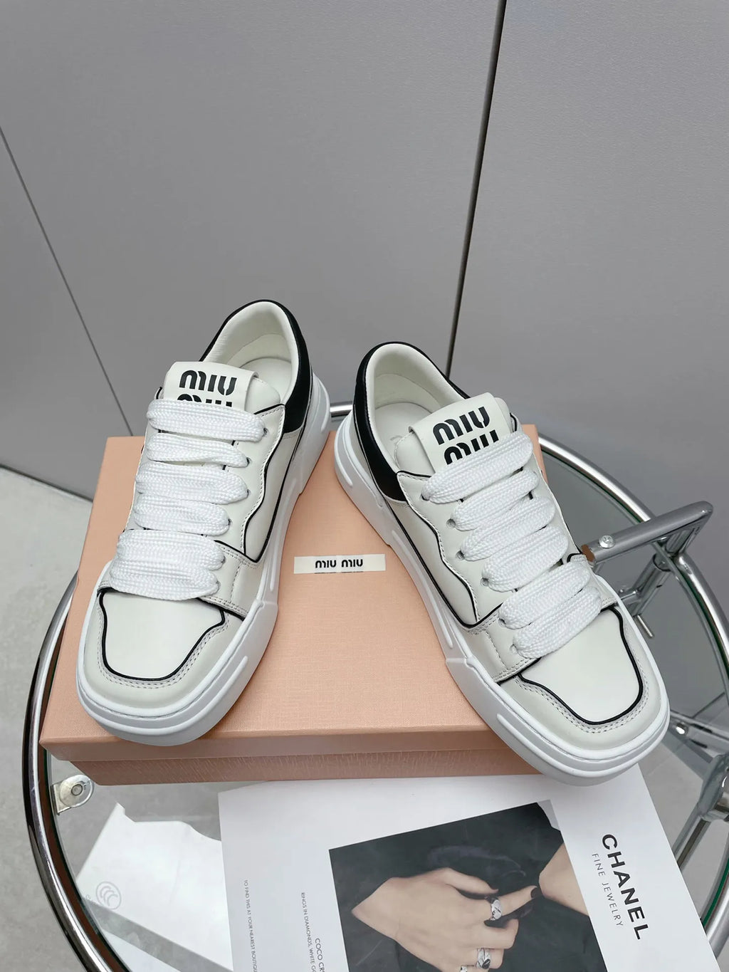 Women Shoes H969679