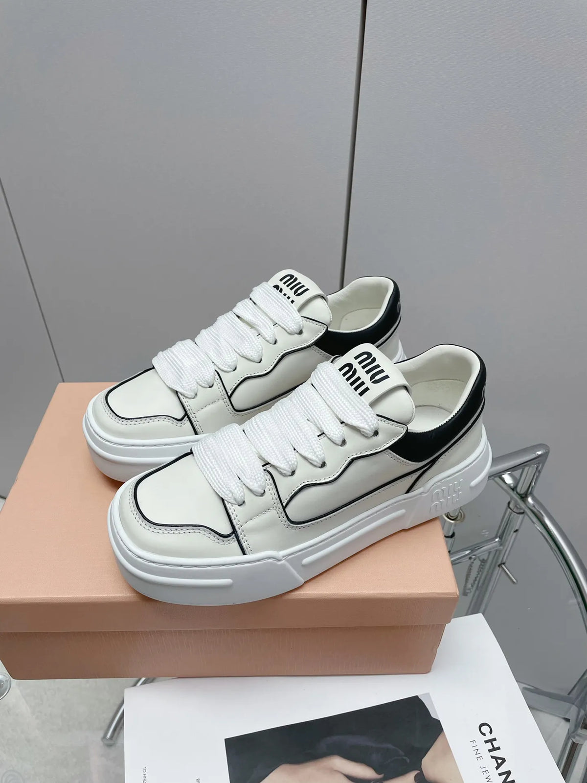 Women Shoes H969679