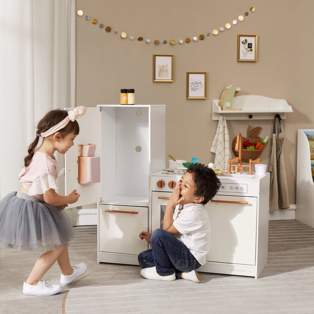 White Play Kitchen J937